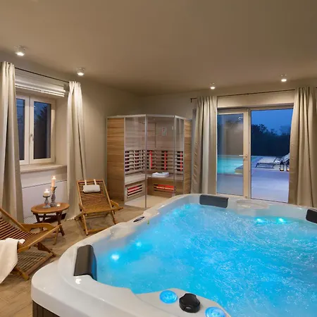Vila Ovi By Tourist Adria Group Karojba